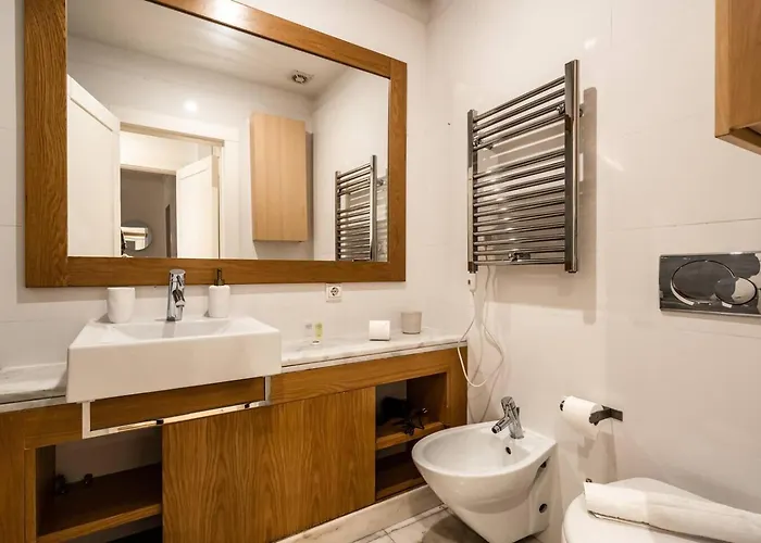 Prime Location Marques Home, Terrace & Pool *